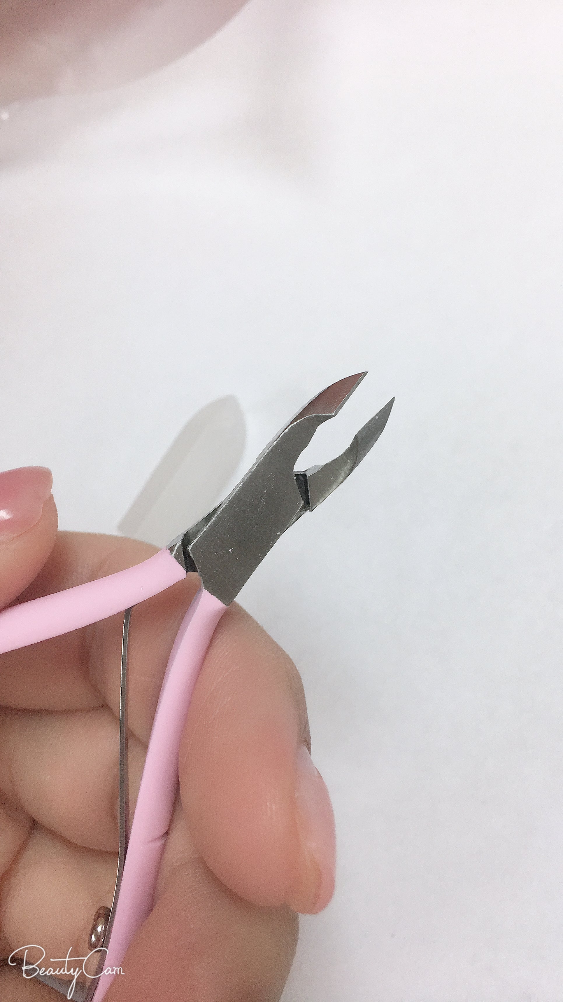 Pink cuticle nipper!~ new 2019 (Cuticle Nippers Stainless Steel Cuticle Clippers Cutter Remover Pedicure Manicure Nail Tool)