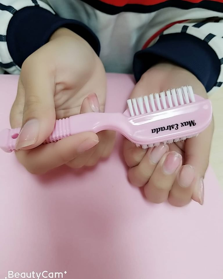 NEW Manicure brush (logo dust brush)