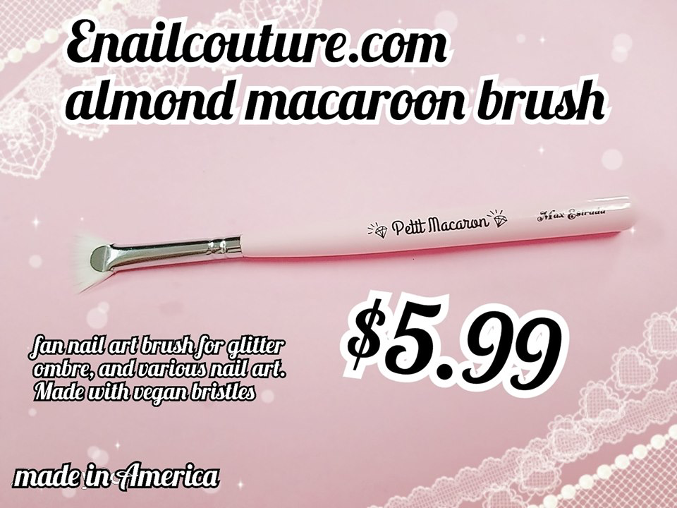 Almond Petit Macaroon - (fan nail art brush)