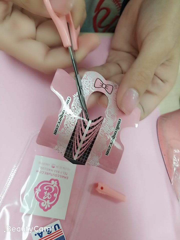 pink scissors with free cap !(cuticle scissors, nail art tool